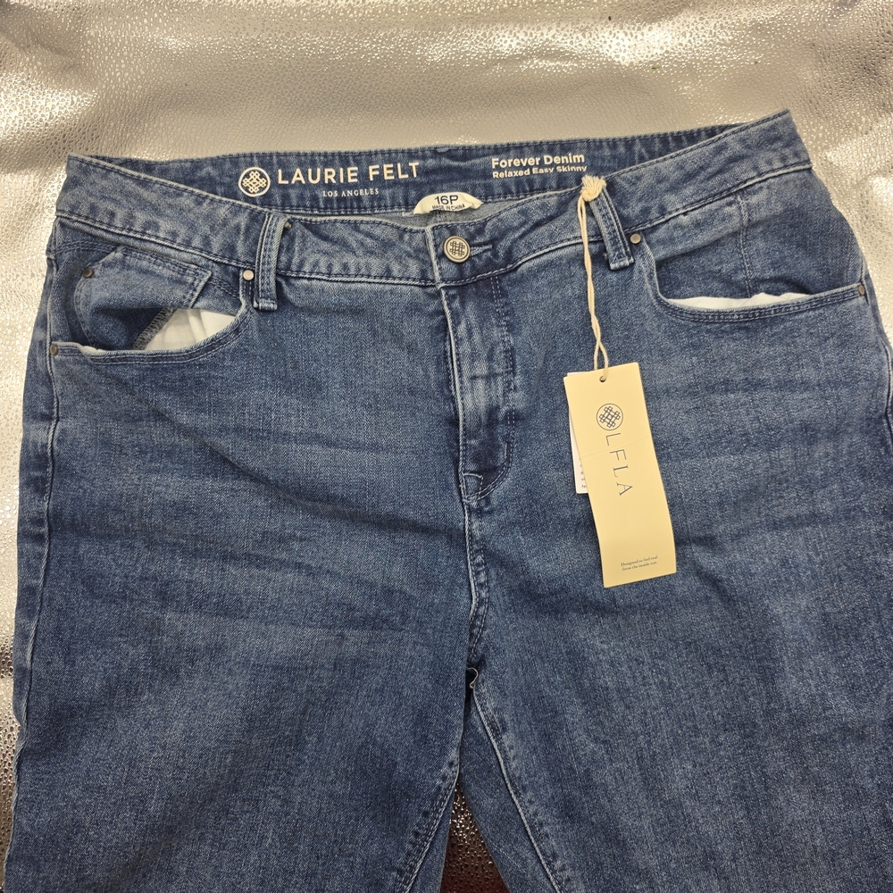 Laurie Felt Blue Jeans Straight Leg Casual Elevated Basics Women Size 16